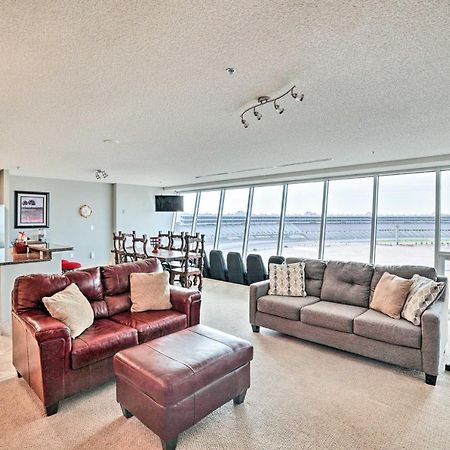Fort Worth Condo With Racetrack Views And Pool Access エクステリア 写真