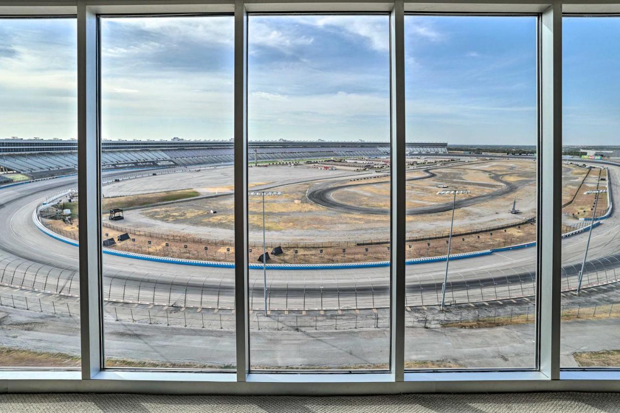Fort Worth Condo With Racetrack Views And Pool Access エクステリア 写真